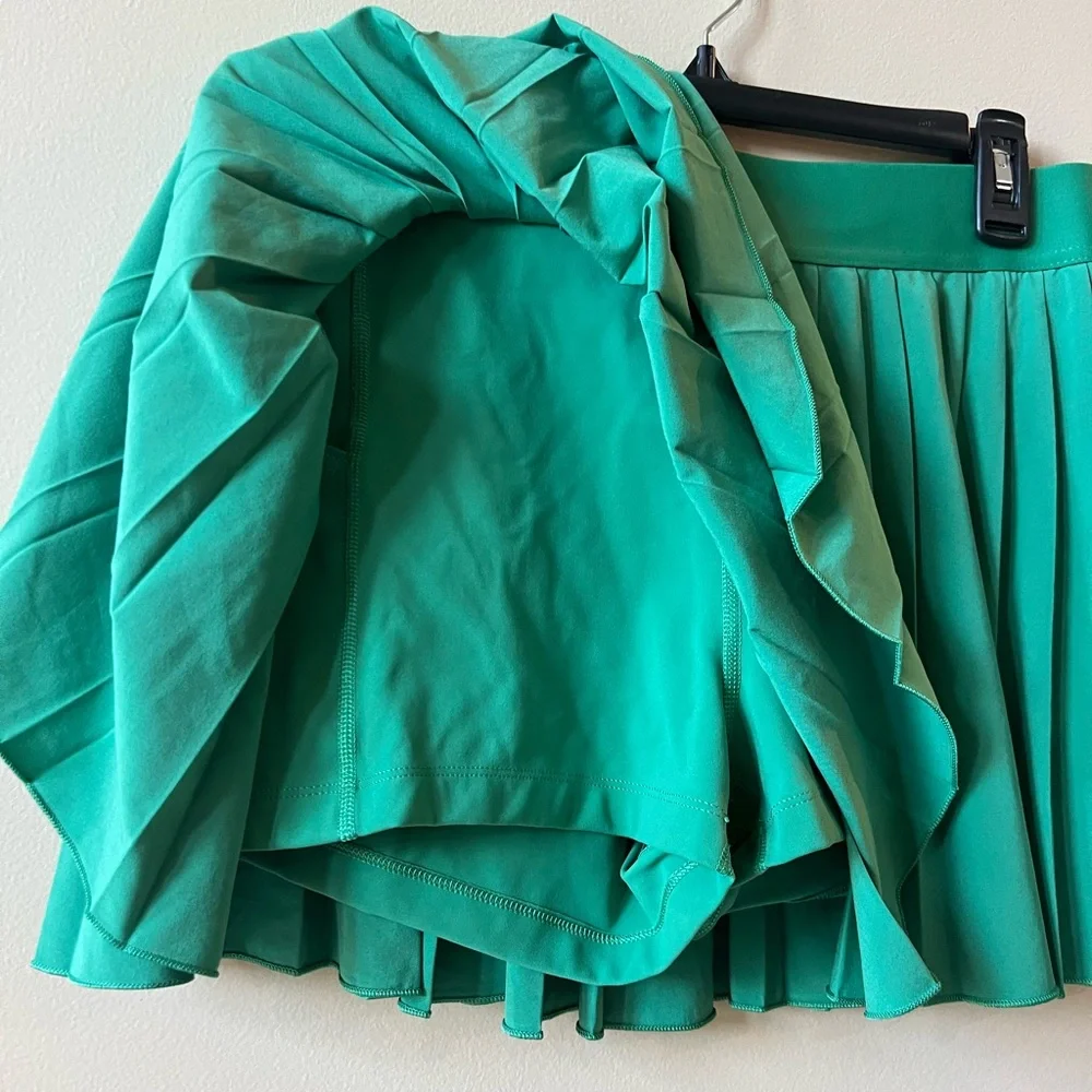 TnAction Green Skater Mini Skirt - Picture 3 of 4